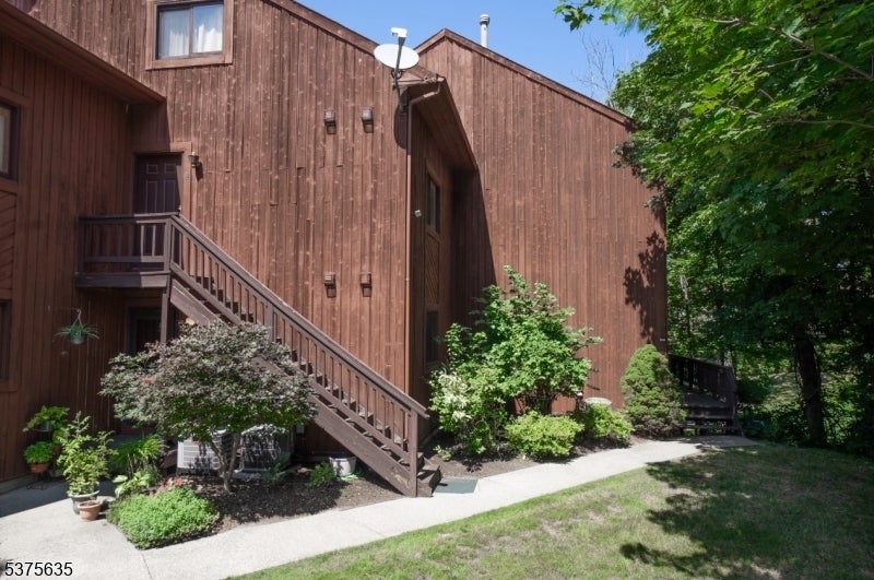 2 Falkenstein Drive Unit 4, Vernon Twp.