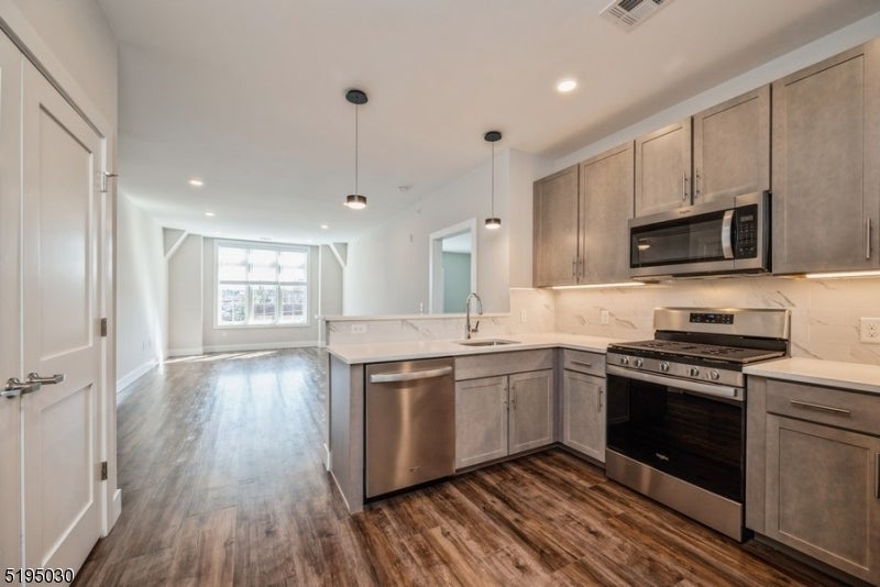 Photo of Listing #3980184