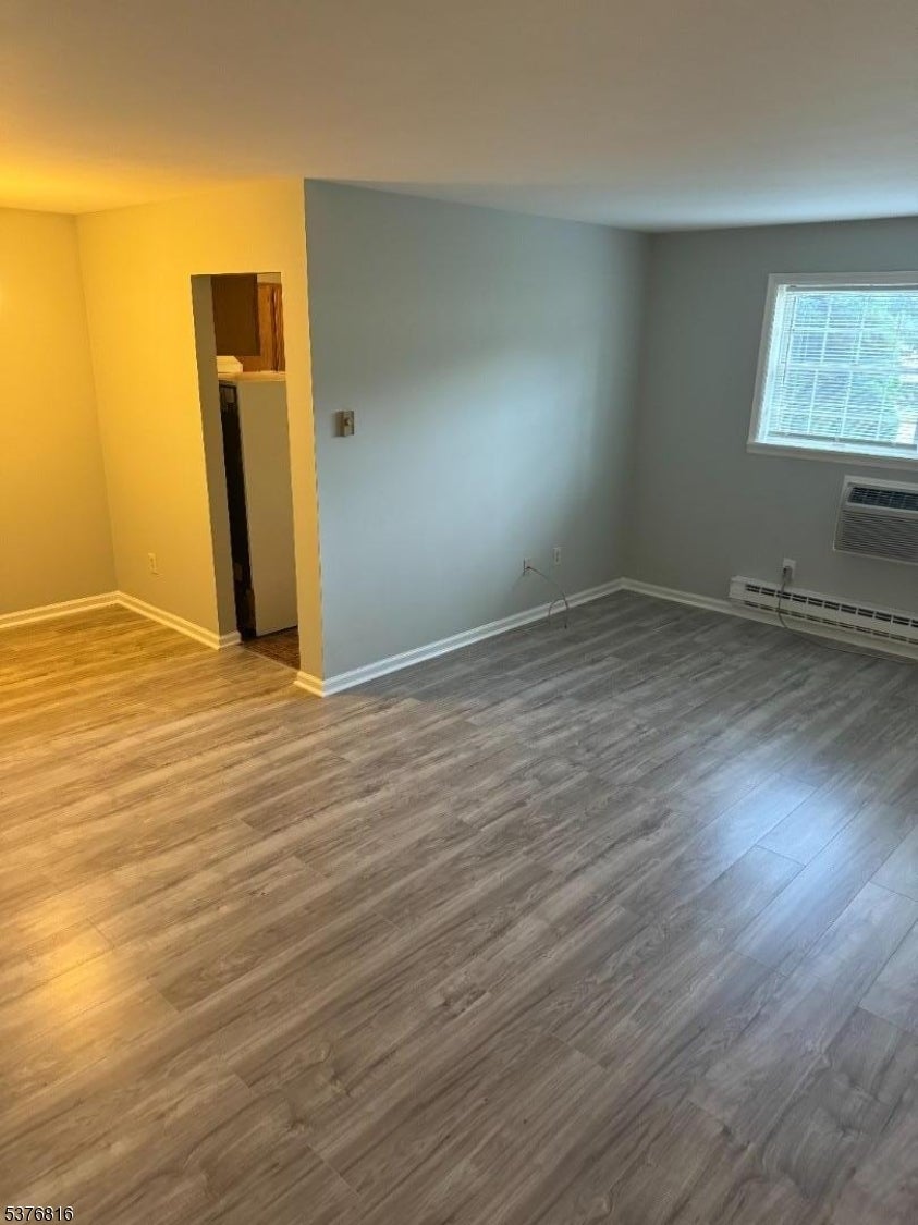 Photo of Listing #3980578