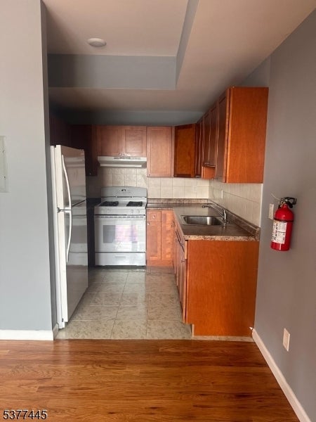 Photo of Listing #3981353