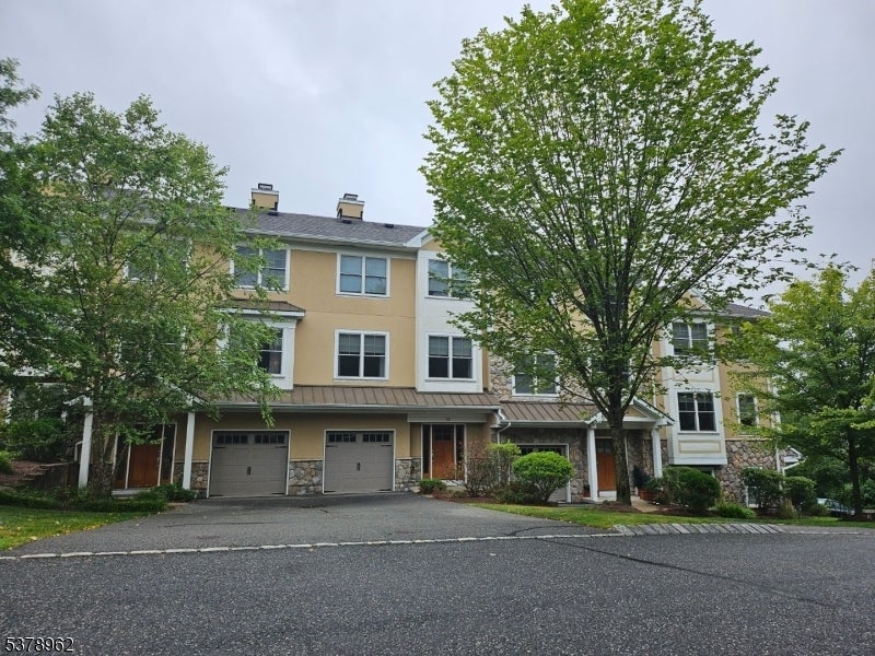 Photo of Listing #3981697