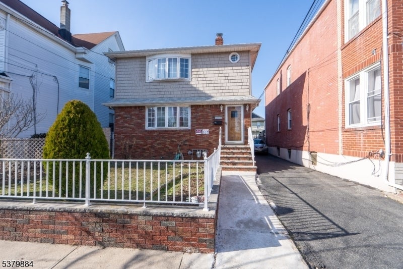 Photo of Listing #3982439