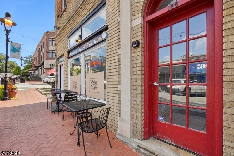 166 Maplewood Avenue, Maplewood Twp.