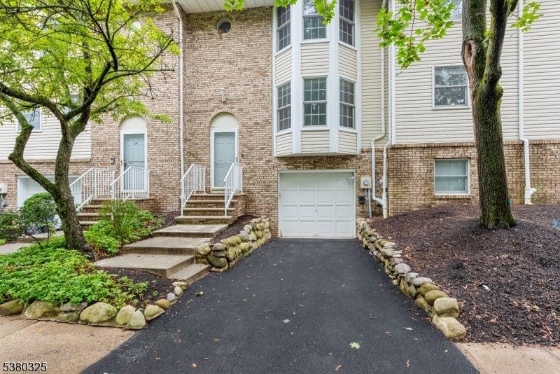 Photo of Listing #3982895
