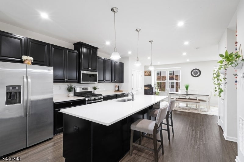 Photo of Listing #3983172