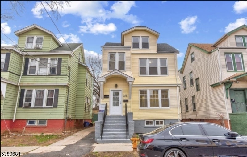 277 Wainwright St, Newark City