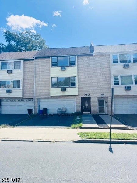 192 Park St Unit 2, East Orange City