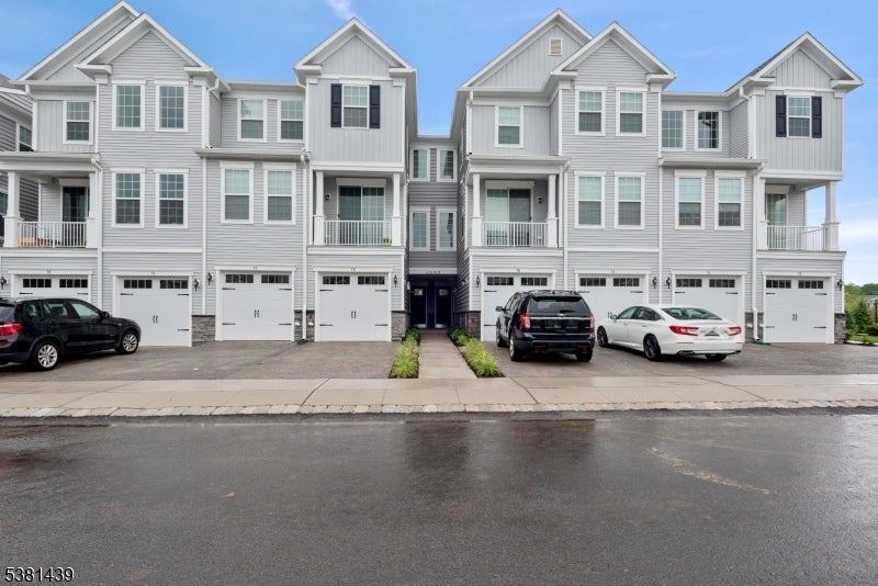 5a Passe Ct, Hillsborough Twp.