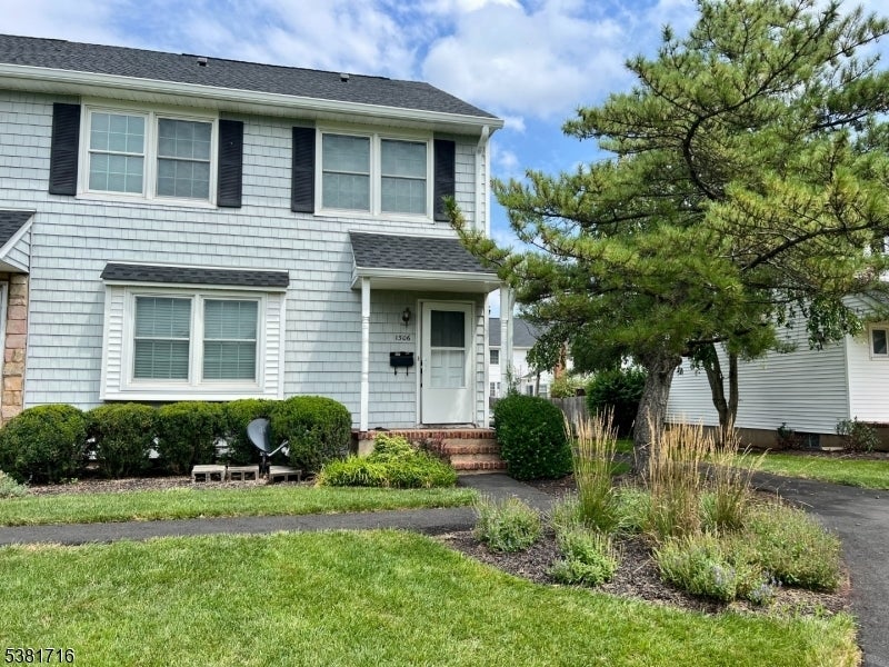 1506 William And Mary Cmn, Hillsborough Twp.