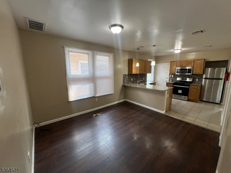 465 Norwood St, East Orange City