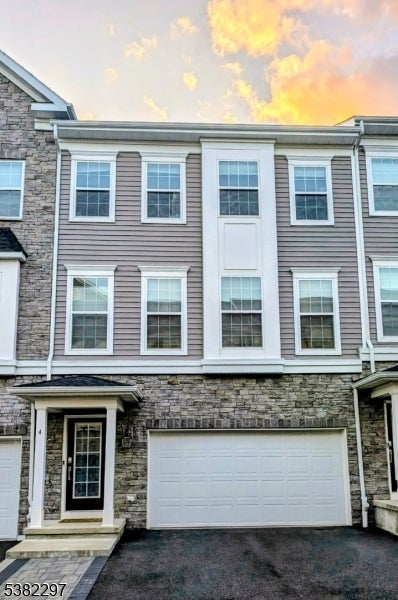 Photo of Listing #3984729