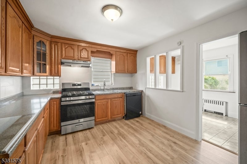 Photo of Listing #3984942