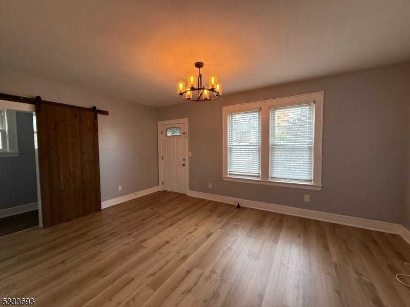 Photo of Listing #3985755