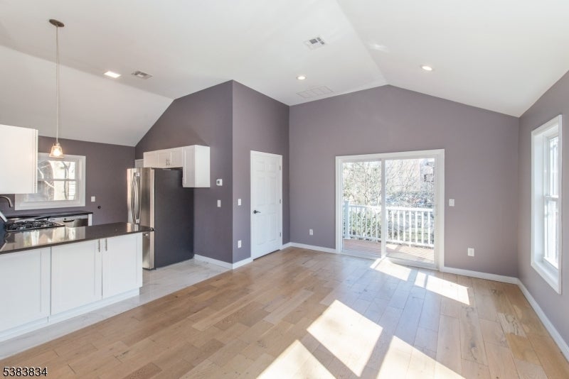 Photo of Listing #3985864