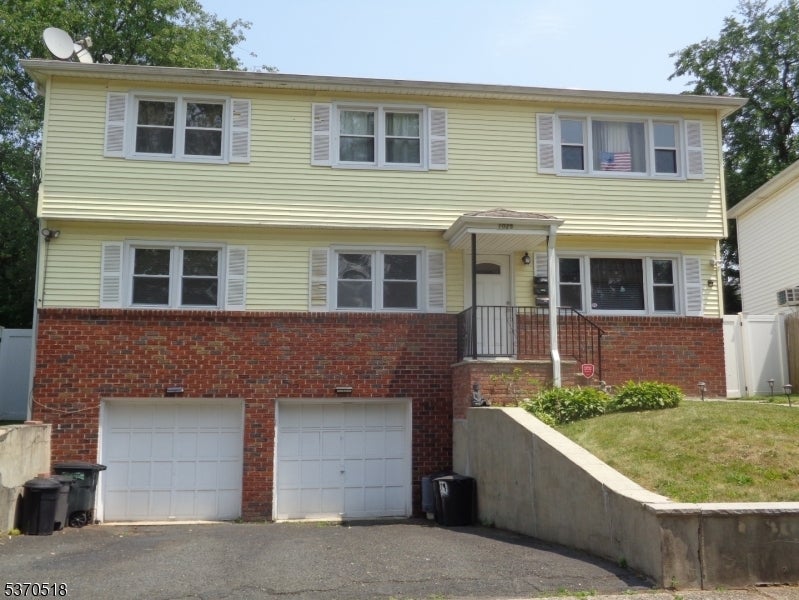Photo of Listing #3986177