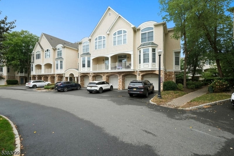Photo of Listing #3986355