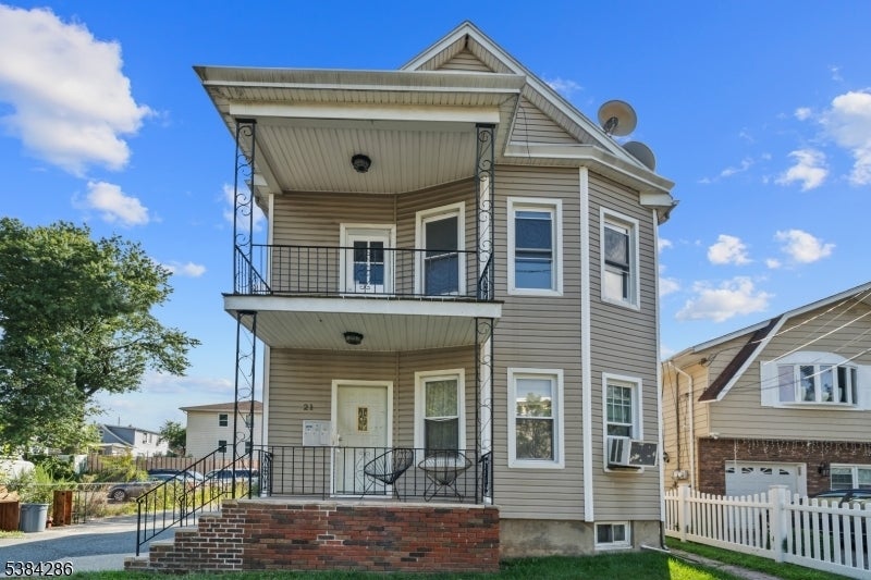 21 Walnut St, Clifton City