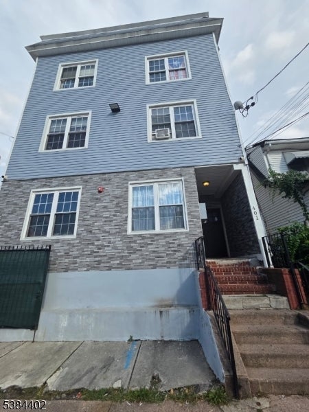 Photo of Listing #3986407