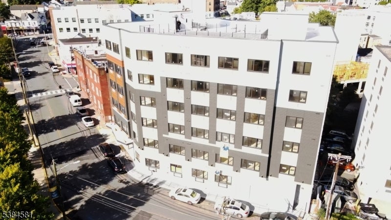 Photo of Listing #3986613