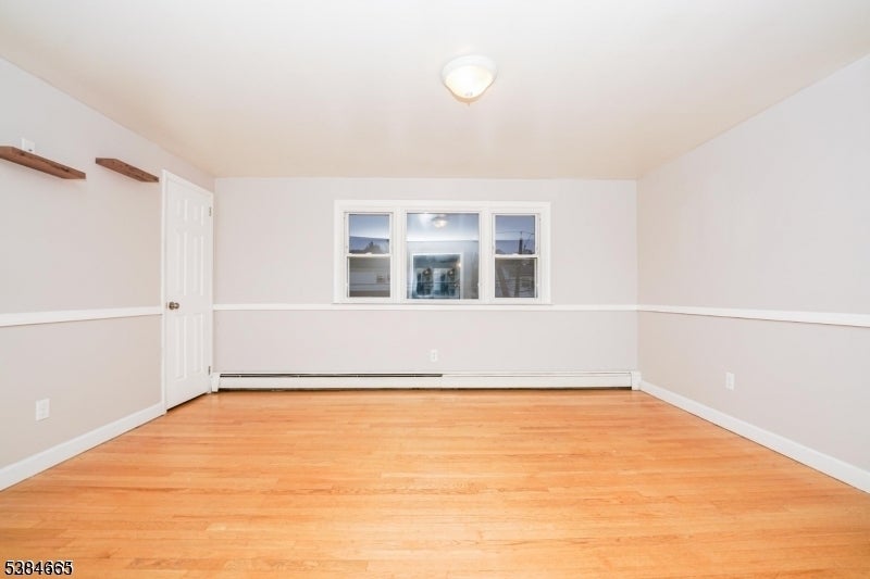 Photo of Listing #3986915