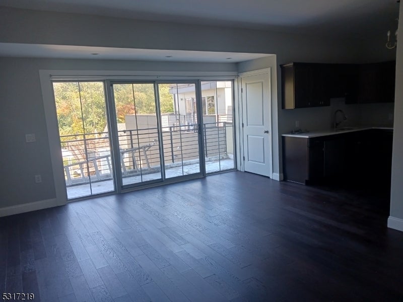Photo of Listing #3988016
