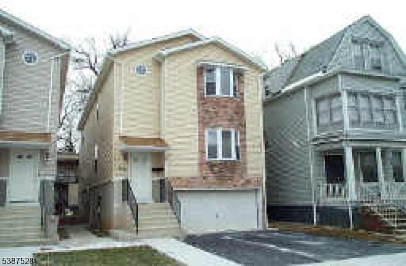 26 Cambridge St, East Orange City