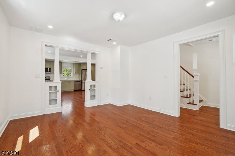 Photo of Listing #3989649