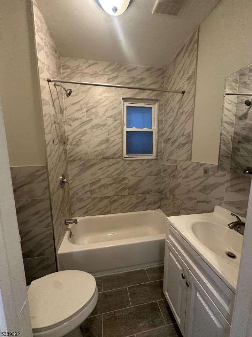 Photo of Listing #3990905