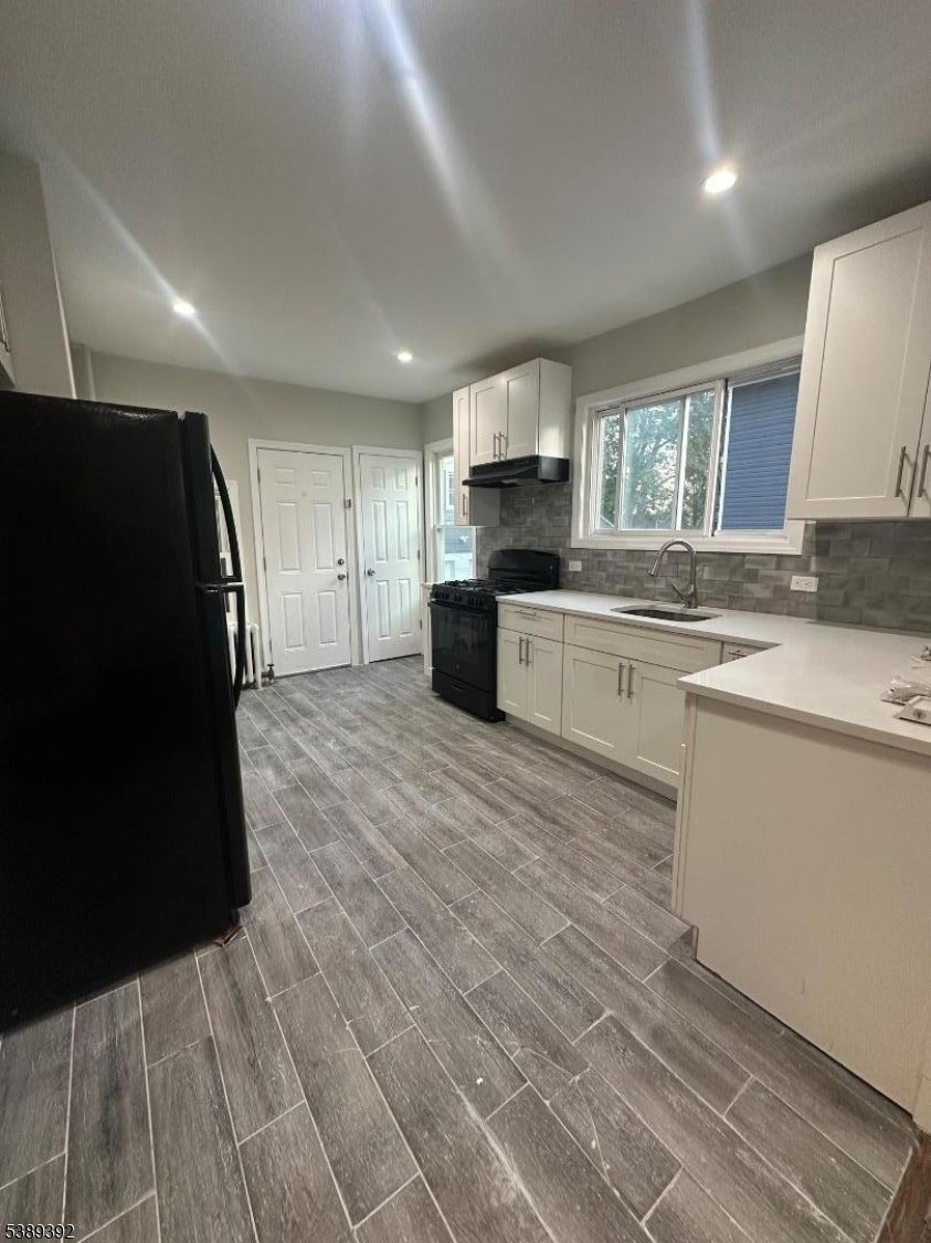 Photo of Listing #3990905