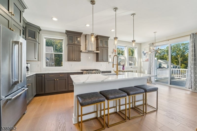 Photo of Listing #3991074