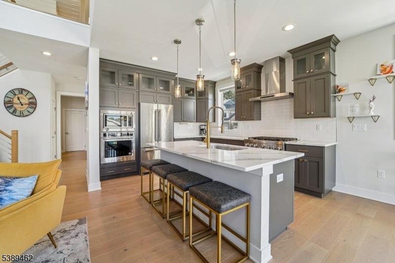 Photo of Listing #3991074