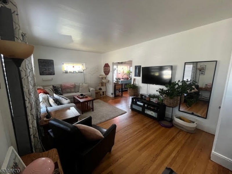 Photo of Listing #3991102