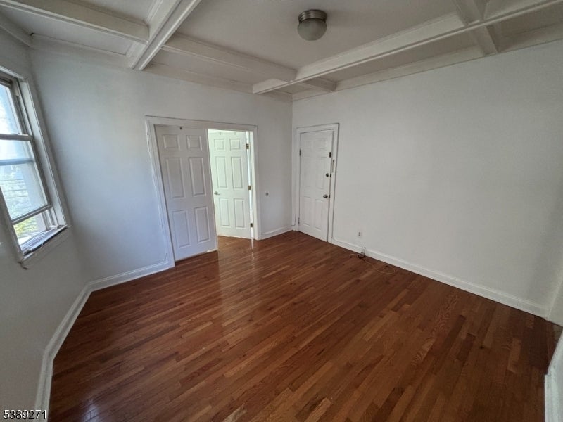 Photo of Listing #3991215