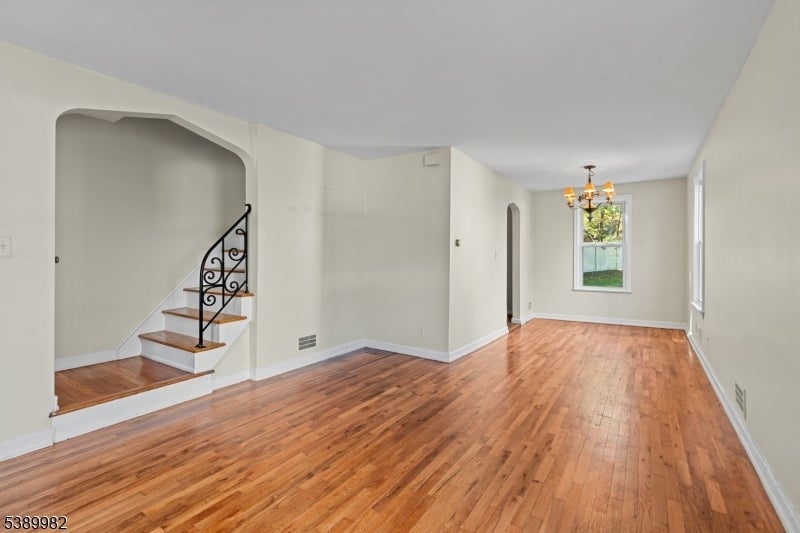 Photo of Listing #3991385