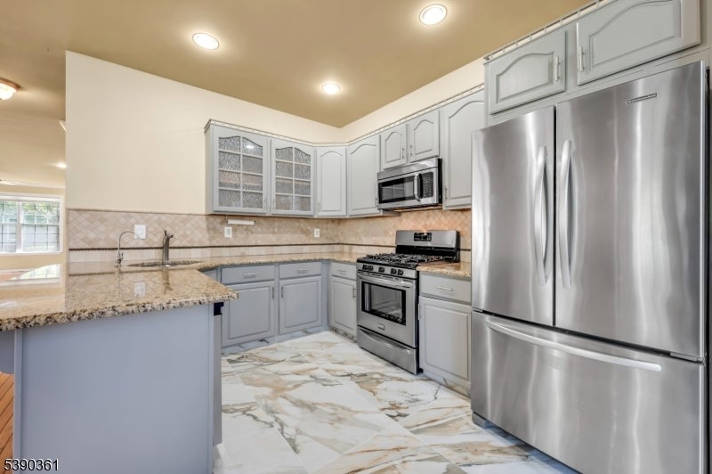 Photo of Listing #3991765