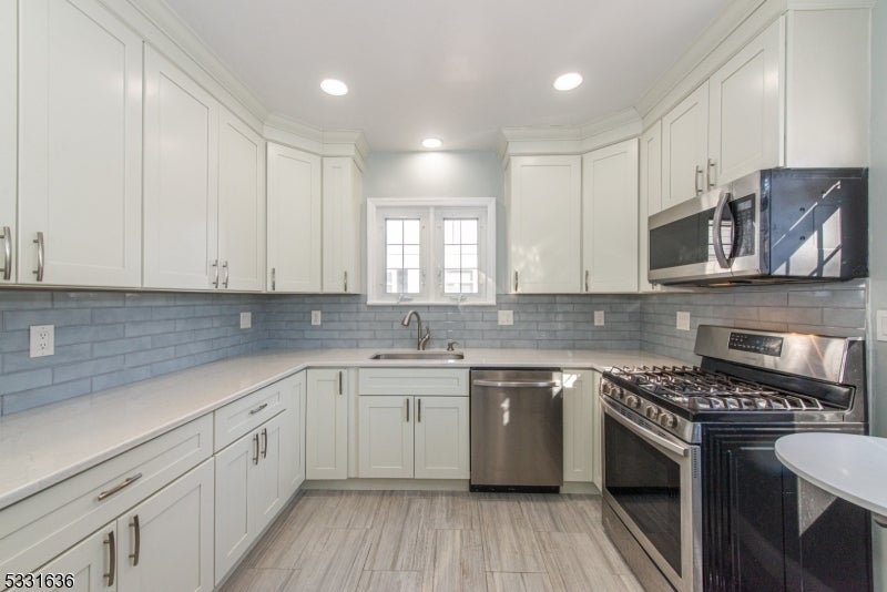 Photo of Listing #3992168