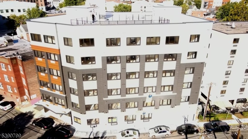 Photo of Listing #3992180