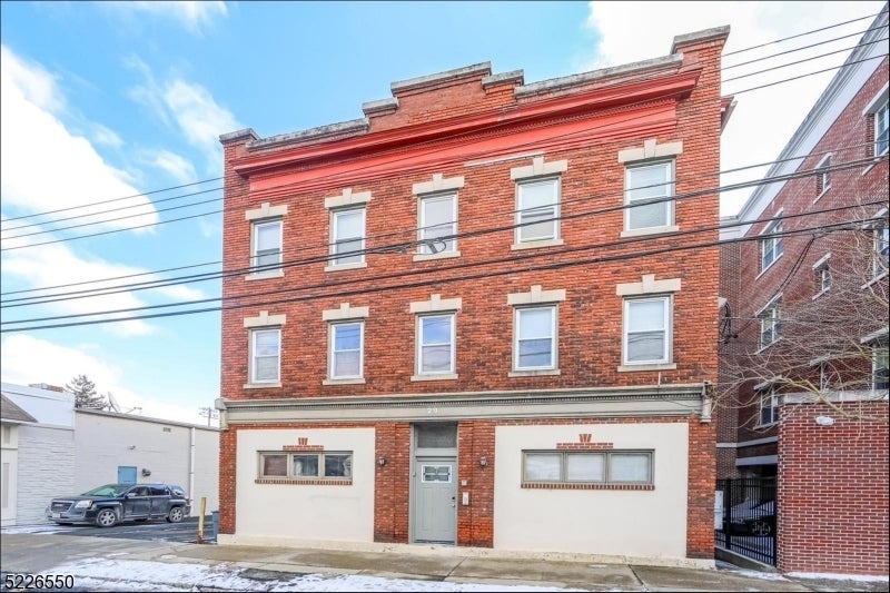 Photo of Listing #3992190