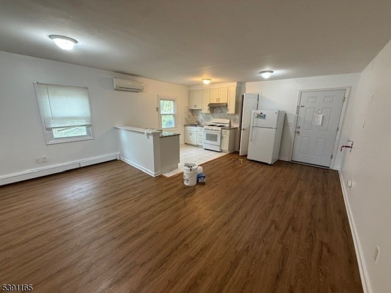 Photo of Listing #3992692