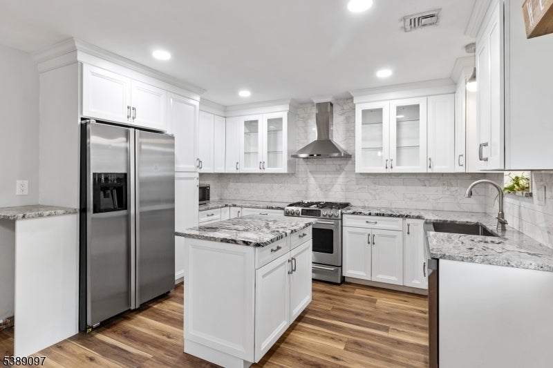 Photo of Listing #3992715