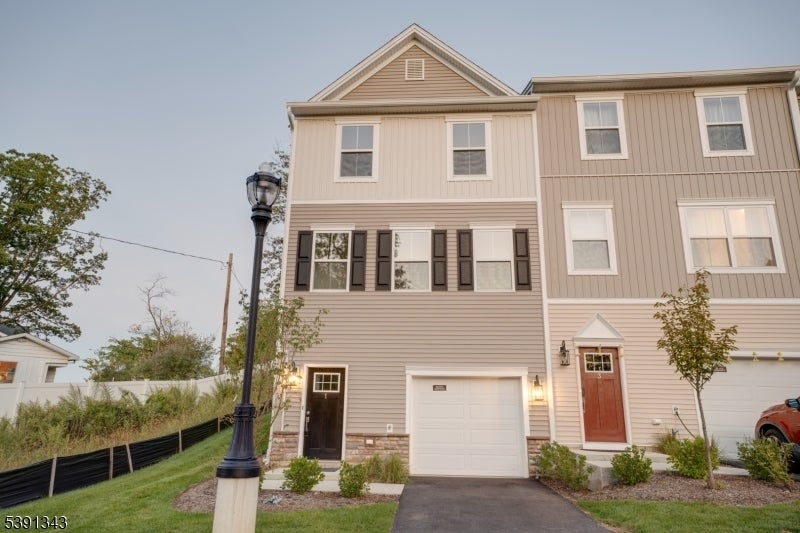 Photo of Listing #3992786
