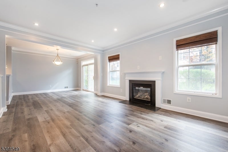 Photo of Listing #3992817