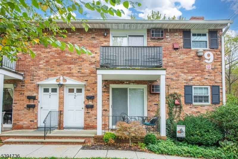 320 South St, Morristown Town