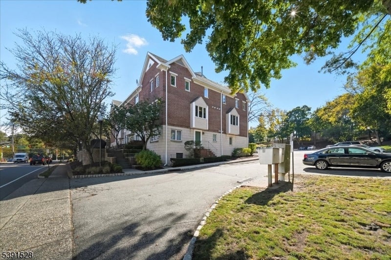 Photo of Listing #3993197