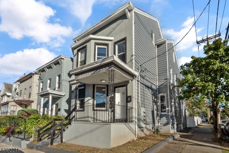 Photo of Listing #3993390