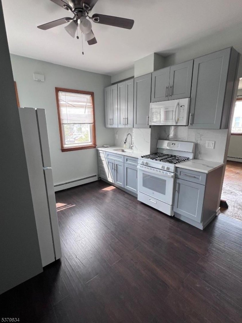 Photo of Listing #3993400