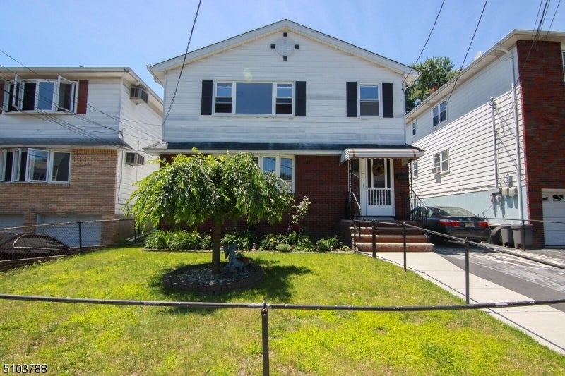 Photo of Listing #3993678