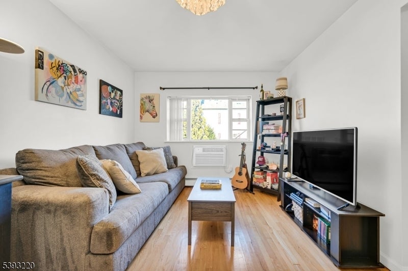 Photo of Listing #3994312