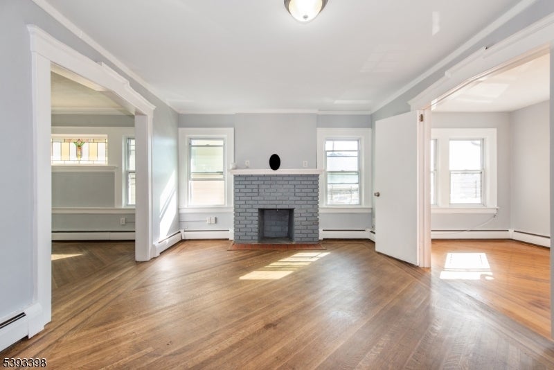 Photo of Listing #3994421