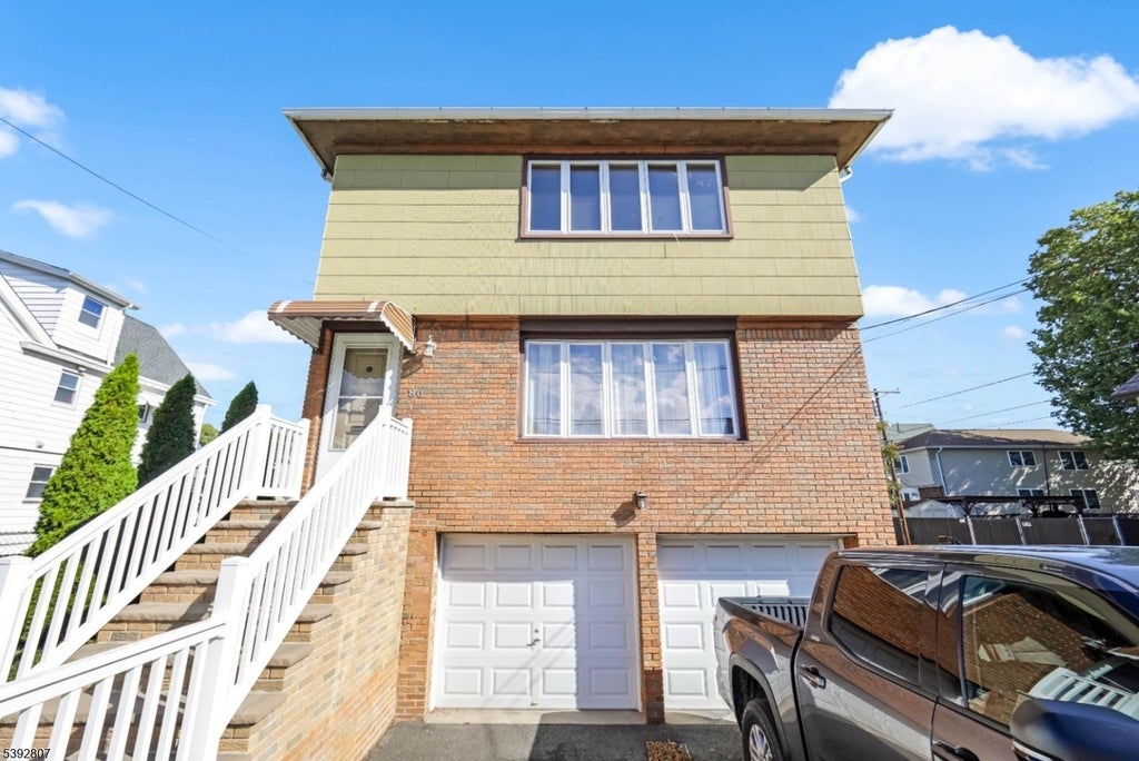 80 Wallace St, Belleville Twp.